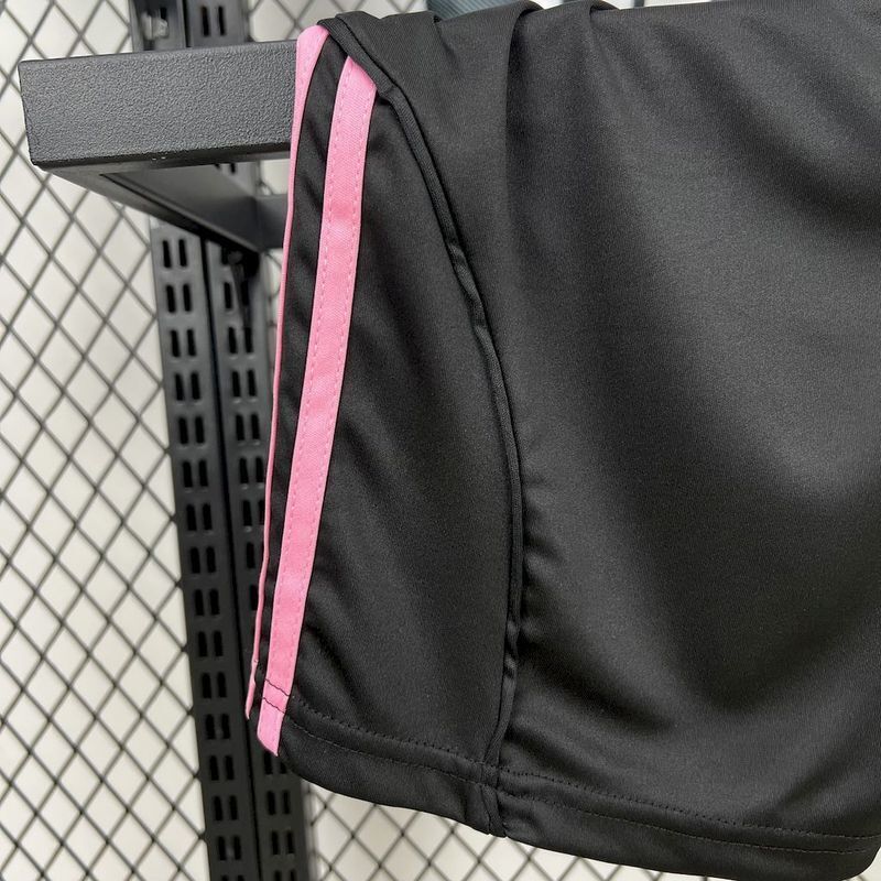 Kit Infantil Juventus 25/26 –  Branco/Preto