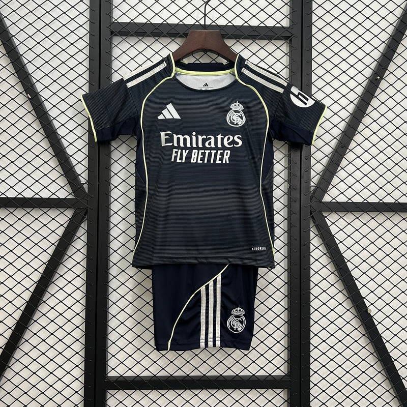 Kit Infantil Real Madrid 25/26– Away Preto